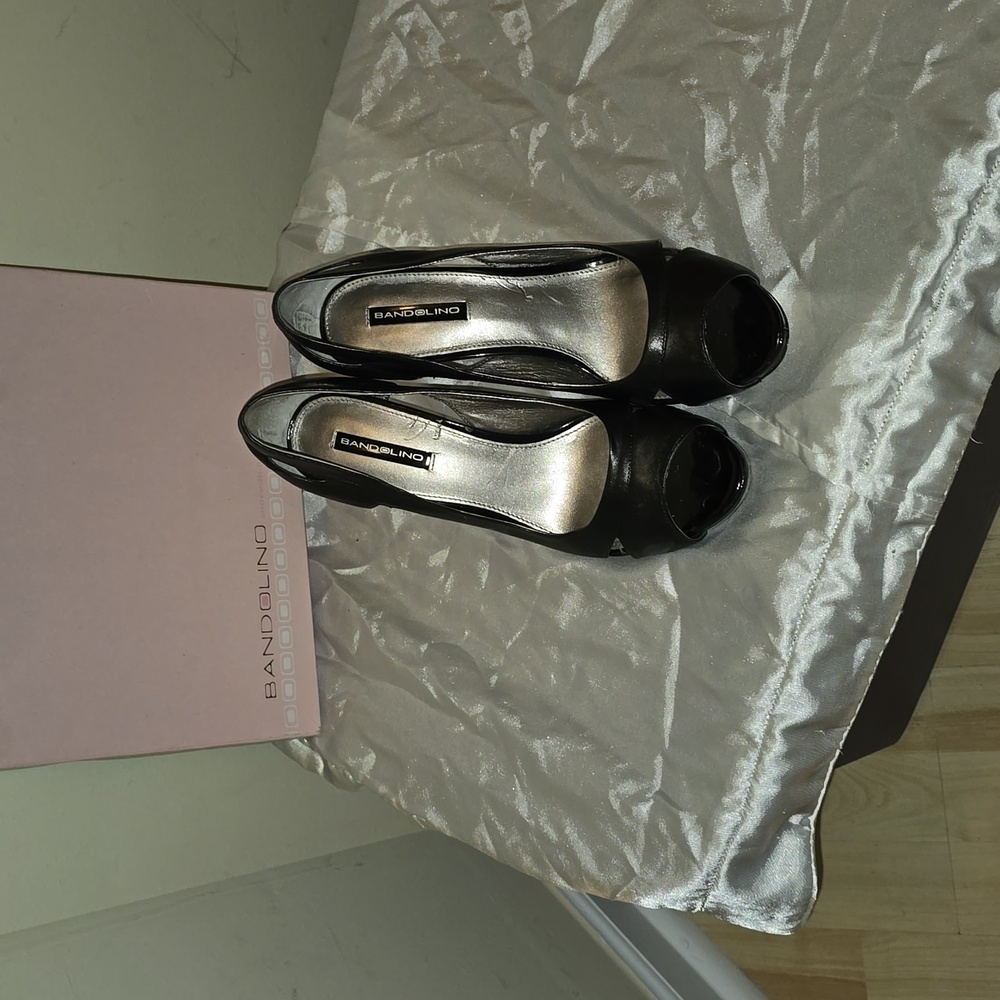 Bandolino Black Leather Shoes